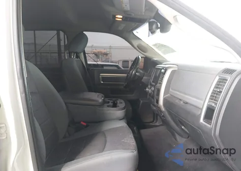 2015 Ram 1500 Big Horn z USA, uszkodzony, nr VIN 1C6RR7LT8FS585782